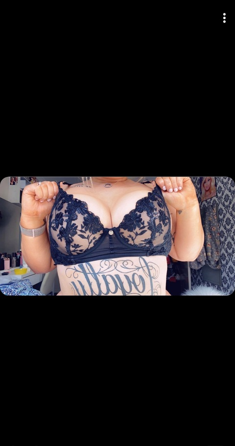 brittanybarkway onlyfans leaked picture 1