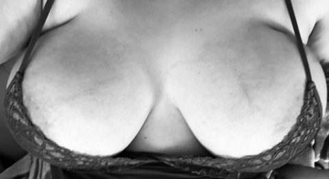 curveebabee onlyfans leaked picture 2