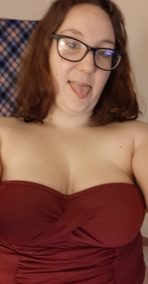 dabbingmommy onlyfans leaked picture 1