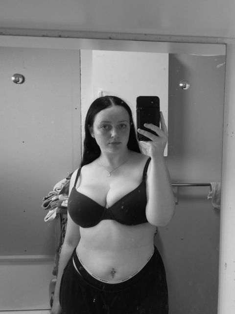 hugethighsblueeyes onlyfans leaked picture 1