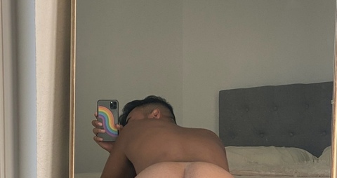 itshmna onlyfans leaked picture 1