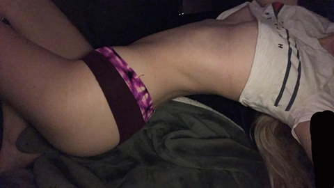 lilhoney22 onlyfans leaked picture 1