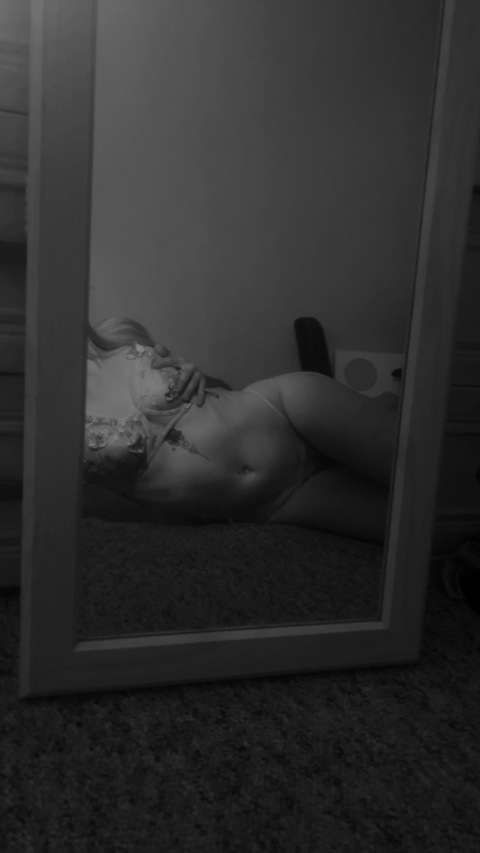 mommyyyyrose onlyfans leaked picture 1
