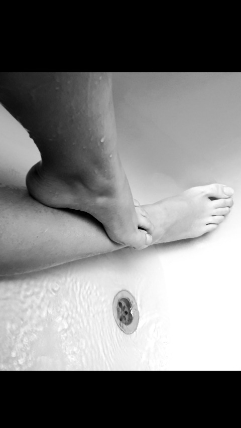 originalfeet4u onlyfans leaked picture 1