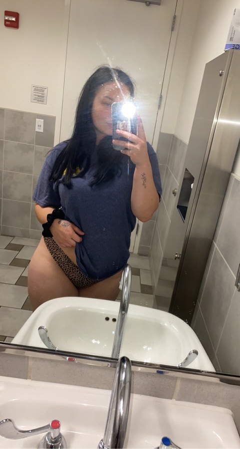 raynesierra onlyfans leaked picture 2