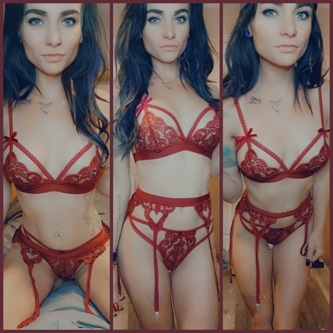 redwhiteandyou90 onlyfans leaked picture 1