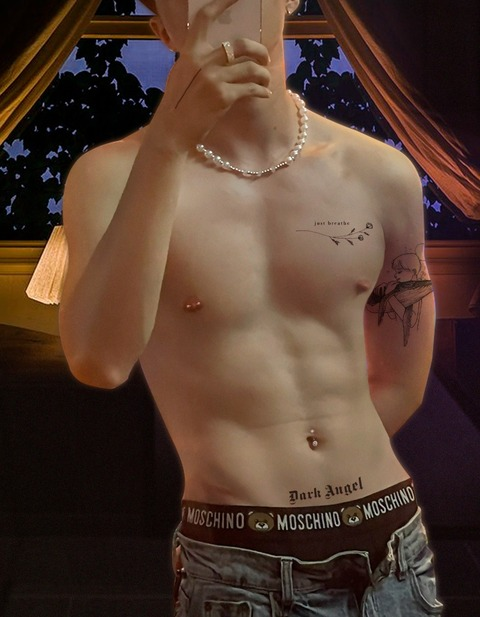 thl_97 onlyfans leaked picture 1