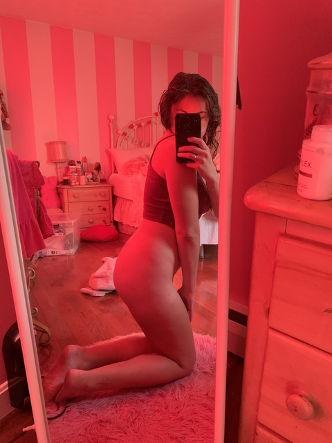 tripinonmolly onlyfans leaked picture 1