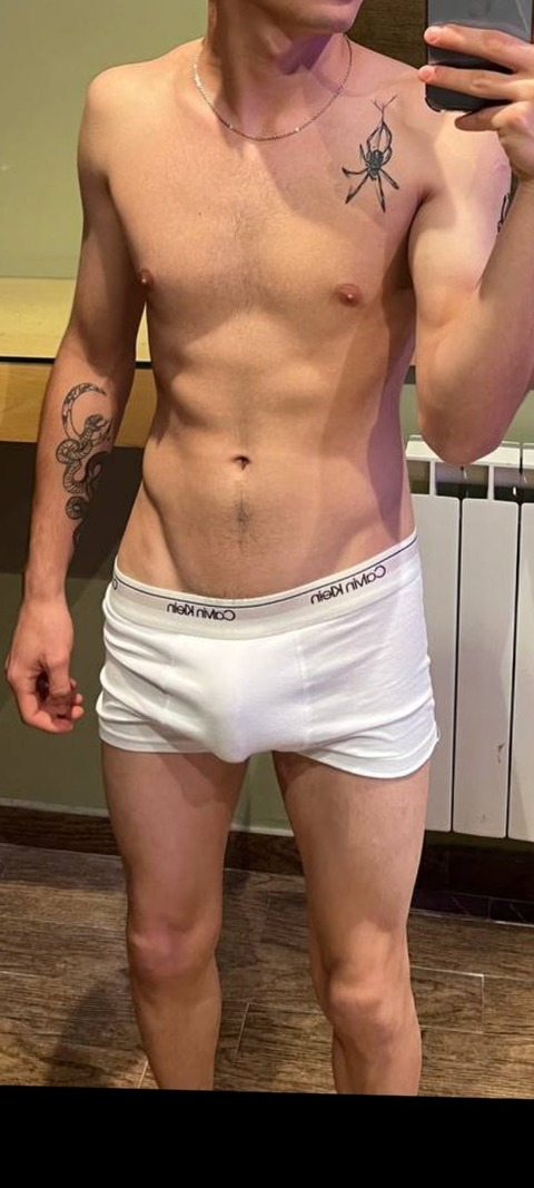 urielayup0 onlyfans leaked picture 1
