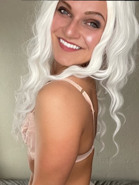 valleyofrae onlyfans leaked picture 1