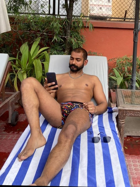vazielaryanxxx onlyfans leaked picture 1